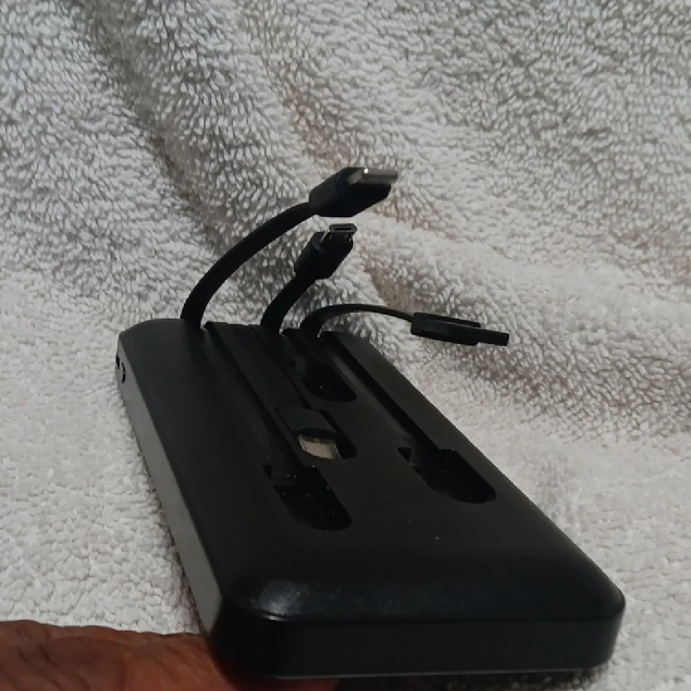 Power Bank Cell Phone Charger For IPHONE. Multi-Connector Charging Cables